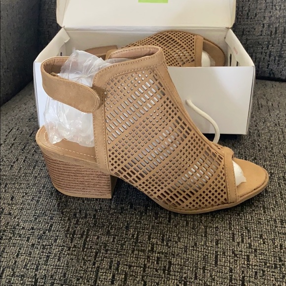 Sandals - Picture 3 of 3